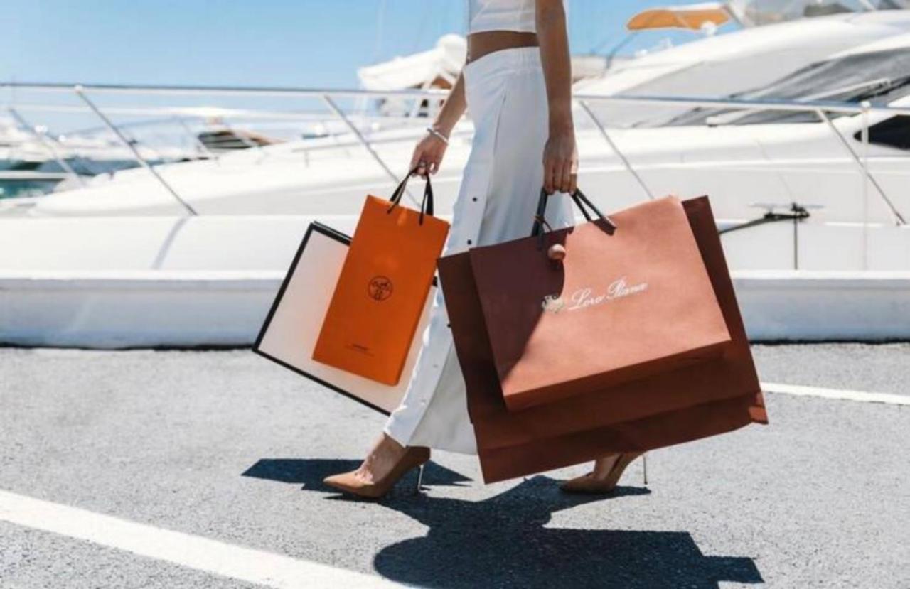 Lejlighed Vacation I Beachfront Quiet With Private Access, A Minute Walk From Puerto Banus Marina, 24-7 Security And Parking *